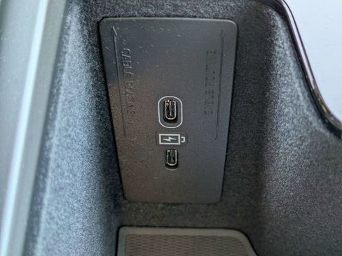 New 2026 Volvo XC60 T8 Core w/ Protection Package Premier image 32