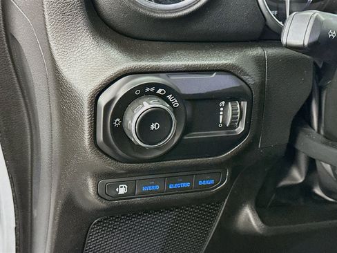Used 2023 Jeep Wrangler Unlimited Sahara w/ Cold Weather Group AWD/4WD image 17