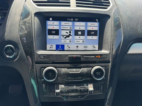 Used 2017 Ford Explorer XLT w/ Equipment Group 202A AWD/4WD image 15