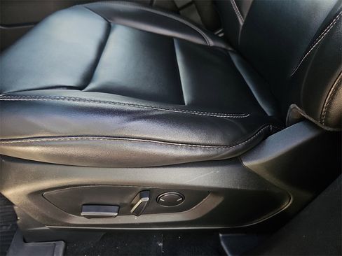 Used 2022 Ford Explorer XLT w/ Equipment Group 202A image 23