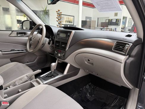 Used 2012 Subaru Forester 2.5X Premium w/ All-Weather Pkg AWD/4WD image 18