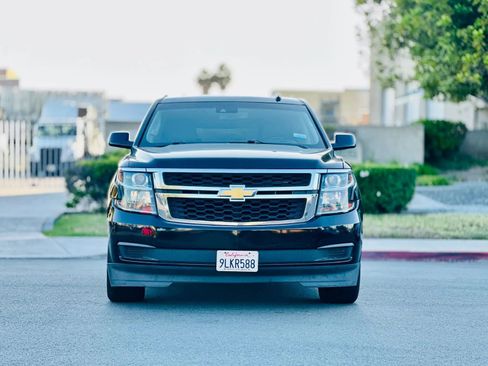 Used 2019 Chevrolet Suburban LT AWD/4WD image 3