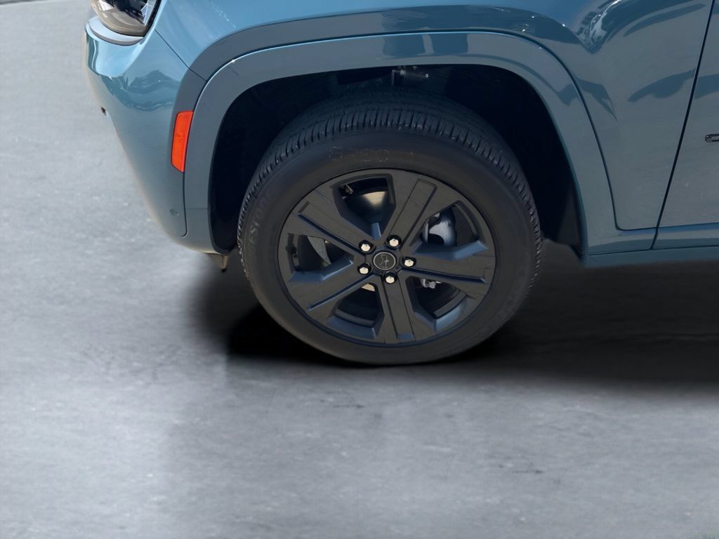 New 2027 Jeep Grand Cherokee Limited AWD/4WD image 9