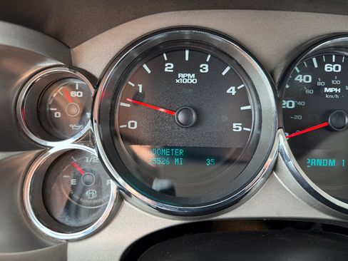 Used 2014 Chevrolet Silverado 2500 LT w/ Interior Plus Package image 8