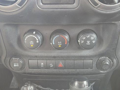 Used 2013 Jeep Wrangler Sport AWD/4WD image 7