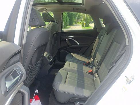 Used 2025 Audi Q5 Premium w/ Convenience Package AWD/4WD image 10