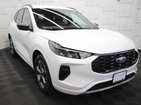 Used 2023 Ford Escape ST-Line AWD/4WD image 11