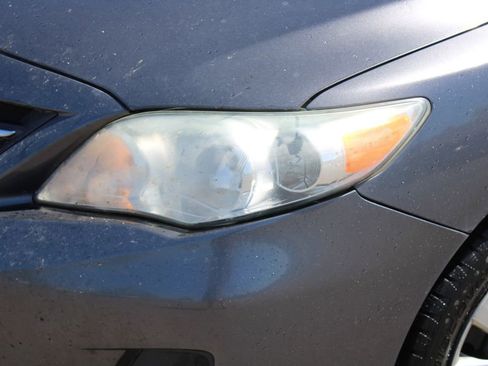 Used 2013 Toyota Corolla LE FWD image 10