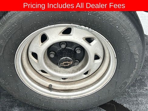 Used 2003 Chevrolet S10 Pickup 2WD Regular Cab image 2