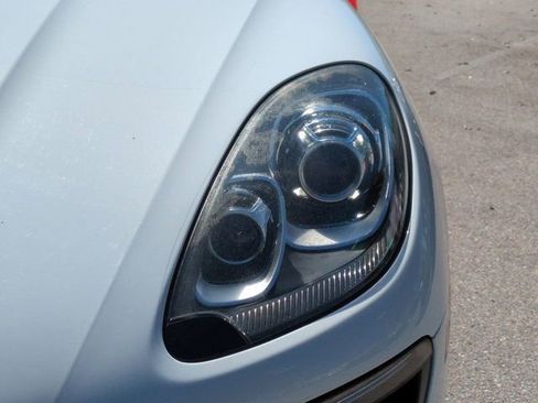 Used 2018 Porsche Macan image 9