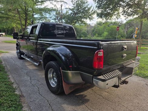 Used 2011 Ford F350 Lariat w/ Lariat Interior Pkg RWD image 5