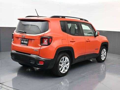 Used 2015 Jeep Renegade Latitude image 3