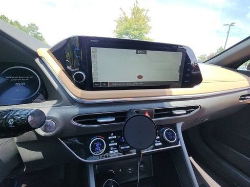 Used 2021 Hyundai Sonata Limited FWD image 25