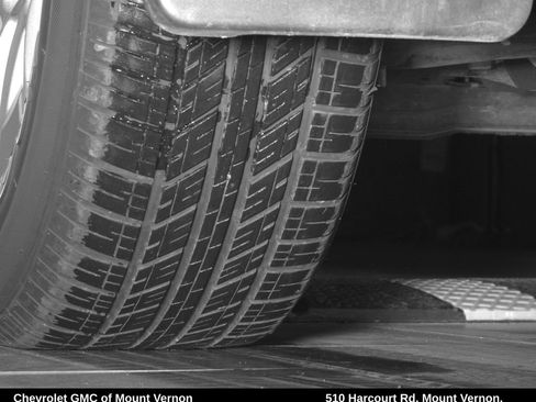 Used 2025 Chevrolet Silverado 1500 LT AWD/4WD image 13