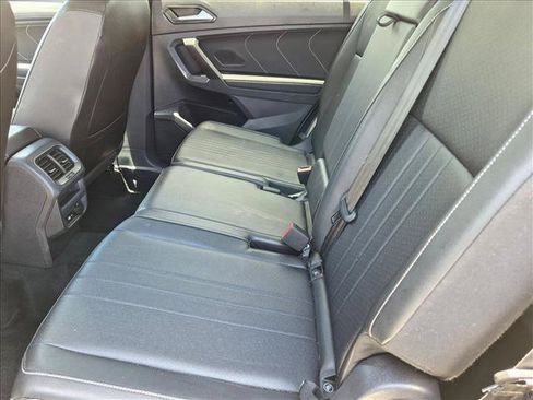 Used 2022 Volkswagen Tiguan SE R-Line FWD image 17
