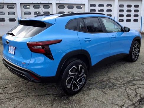 Certified 2024 Chevrolet Trax RS w/ Driver Confidence Package image 8