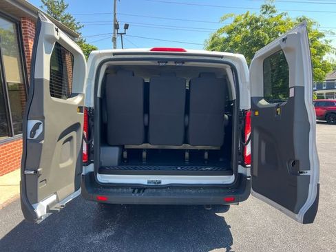 Used 2022 Ford Transit 350 XLT RWD image 18