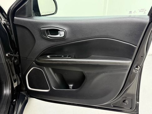 Used 2018 Jeep Compass Sport image 18