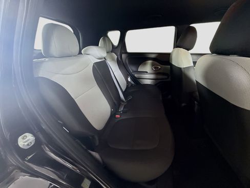 Used 2018 Kia Soul image 25