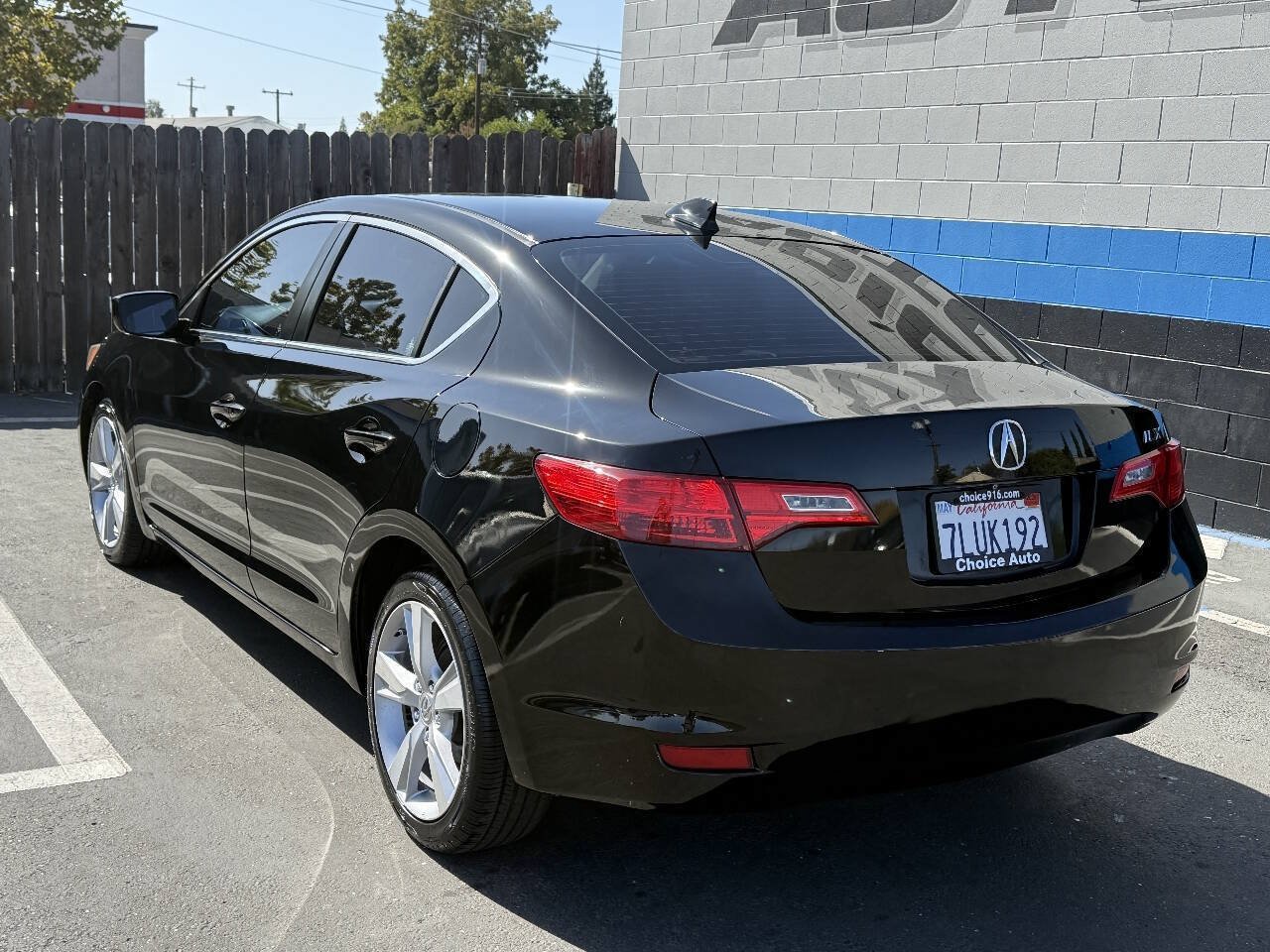 Used 2015 Acura ILX w/ Premium Package FWD image 4