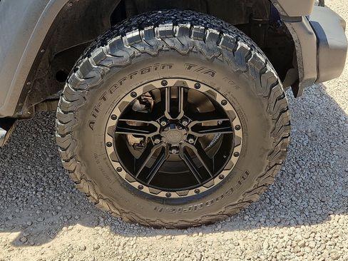 Used 2018 Jeep Wrangler Unlimited Sport S AWD/4WD image 7
