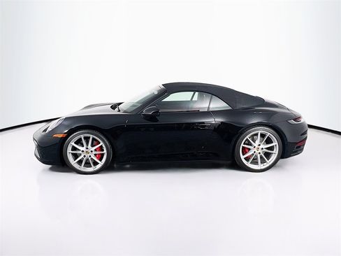 Certified 2020 Porsche 911 Carrera 4S image 2