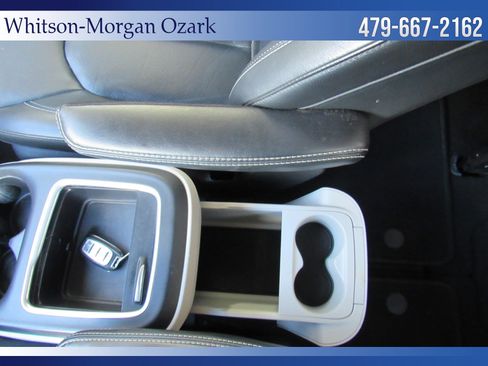 Used 2022 Chrysler Pacifica Touring-L image 47