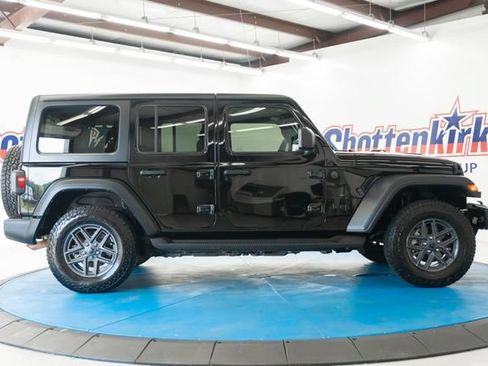 Used 2024 Jeep Wrangler Unlimited Sport AWD/4WD image 31