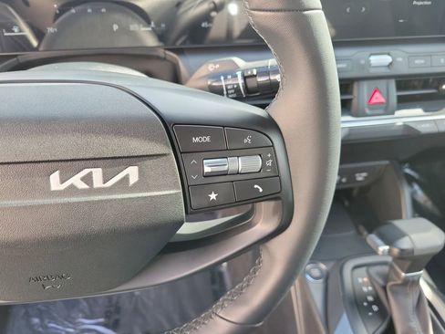 Used 2025 Kia K4 EX image 24