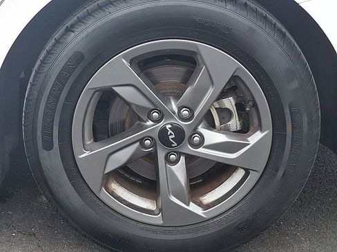 Used 2022 Kia K5 LXS image 9