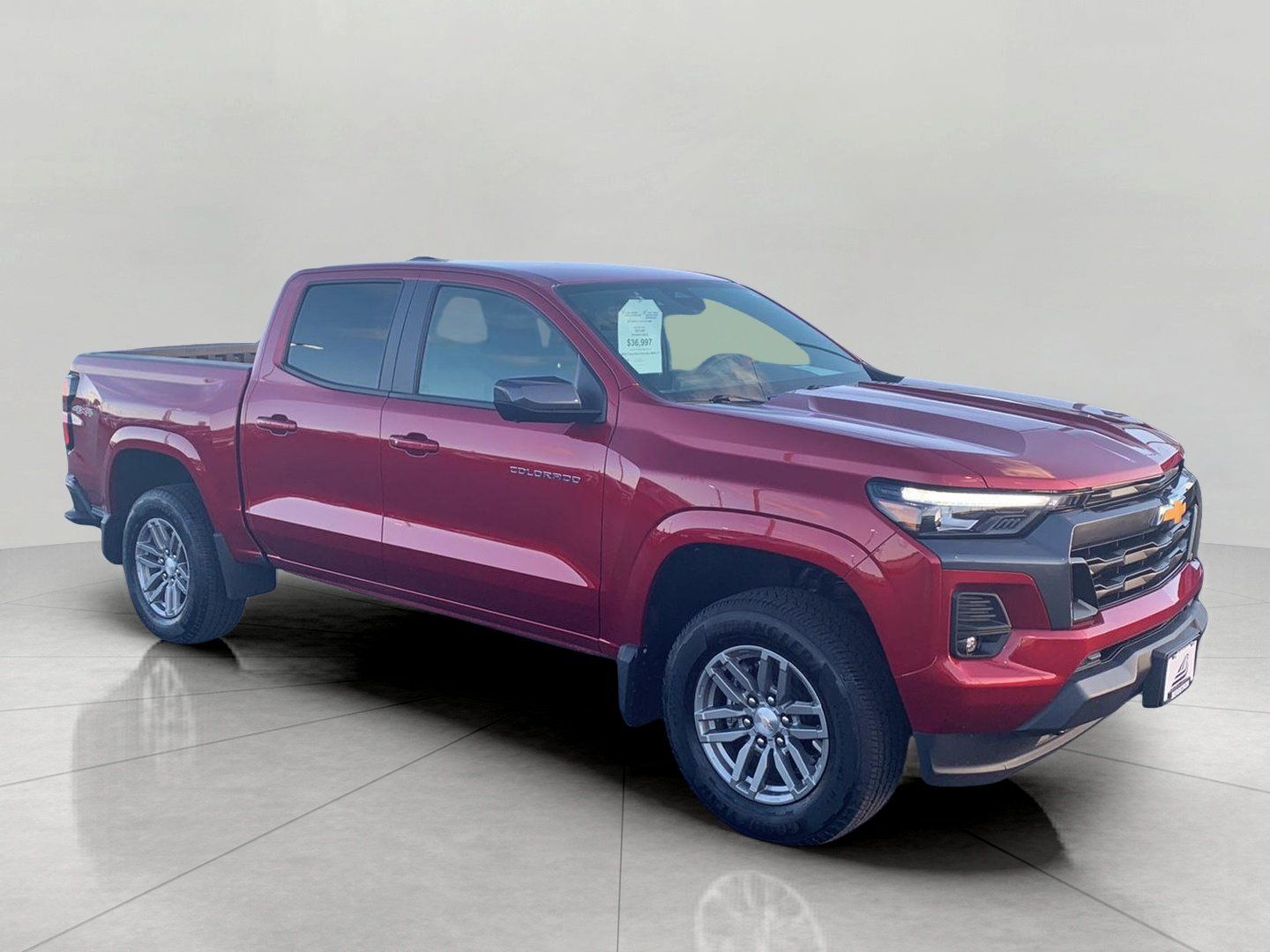 Used 2024 Chevrolet Colorado LT w/ LT Convenience Package III AWD/4WD image 1