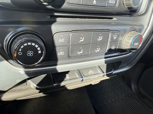 Used 2017 GMC Sierra 1500 SLE image 20