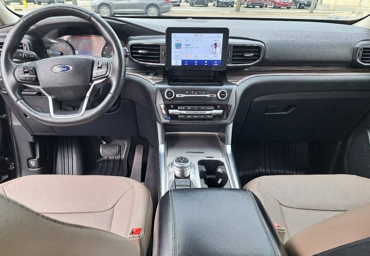 Used 2020 Ford Explorer Limited AWD/4WD image 6