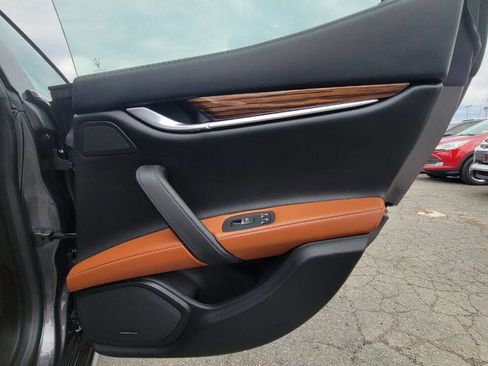 Used 2018 Maserati Ghibli S GranLusso image 22