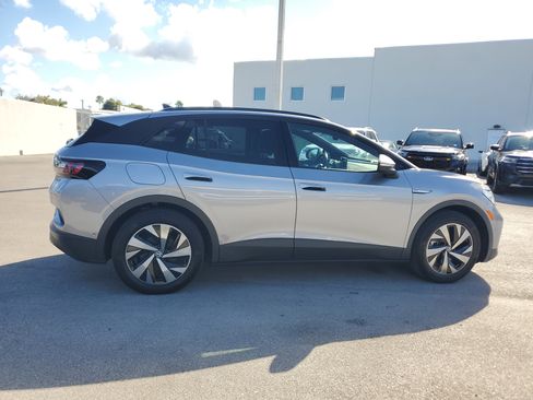 Used 2023 Volkswagen ID.4 Pro image 4