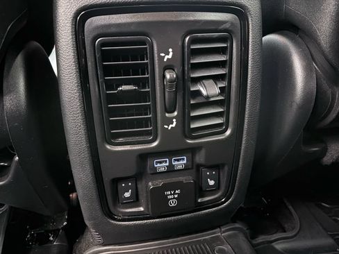 Used 2022 Dodge Durango R/T w/ Tow 'N Go Package AWD/4WD image 36