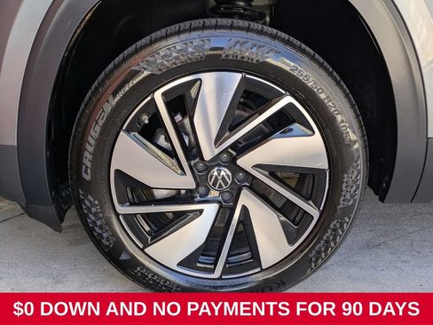 Used 2025 Volkswagen Atlas SE AWD/4WD image 31