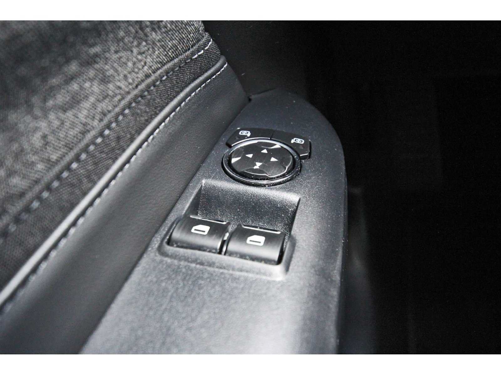 Used 2025 Ford Mustang Coupe RWD image 16
