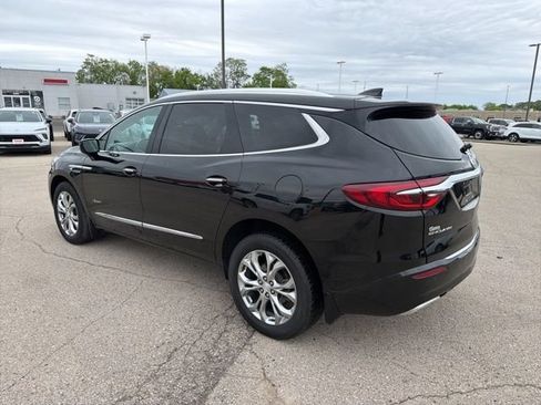 Used 2021 Buick Enclave Avenir w/ Avenir Technology Package FWD image 8