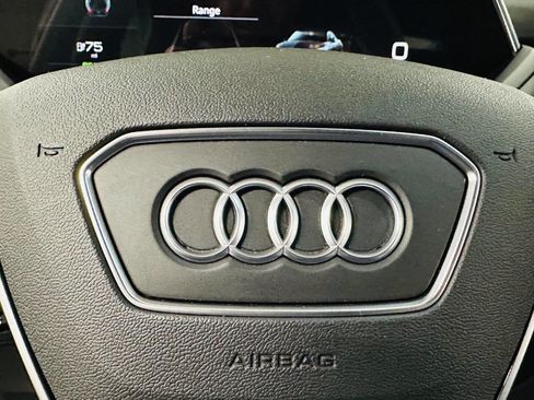 Used 2022 Audi e-tron GT Premium Plus image 17