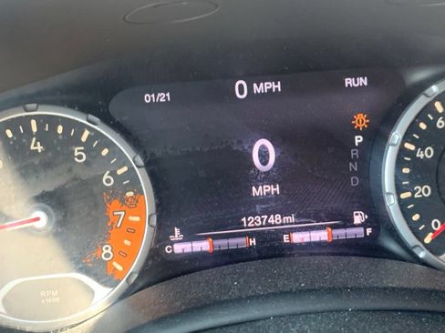 Used 2017 Jeep Renegade Latitude FWD image 14