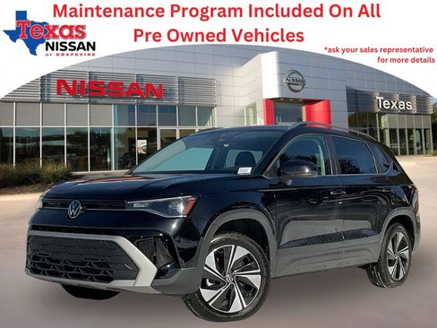 Used 2025 Volkswagen Taos SE image 1