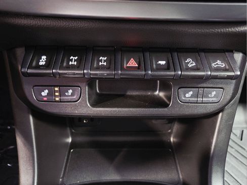 Used 2022 Chevrolet Colorado ZR2 AWD/4WD image 19