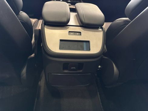 Used 2025 Lincoln Navigator Reserve w/ Jet Appearance Package AWD/4WD image 23
