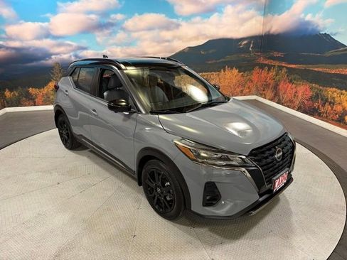 Used 2022 Nissan Kicks SR w/ Premium Package FWD image 1