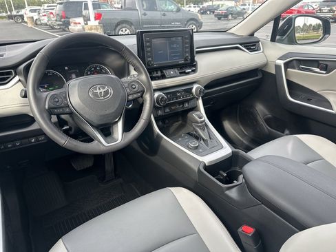 Certified 2022 Toyota RAV4 XLE Premium image 31