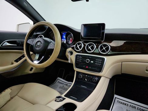 Used 2015 Mercedes-Benz CLA 250 image 24