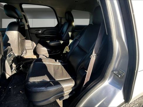 Used 2014 Cadillac Escalade Premium AWD/4WD image 15