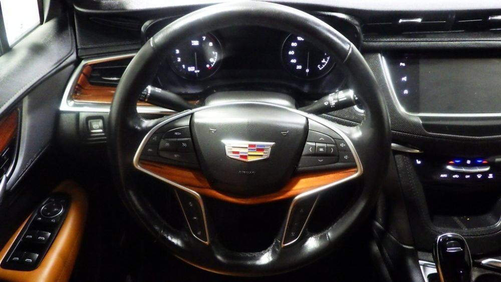 Used 2024 Cadillac XT5 Premium Luxury w/ Technology Package AWD/4WD image 9