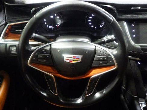 Used 2024 Cadillac XT5 Premium Luxury w/ Technology Package AWD/4WD image 9
